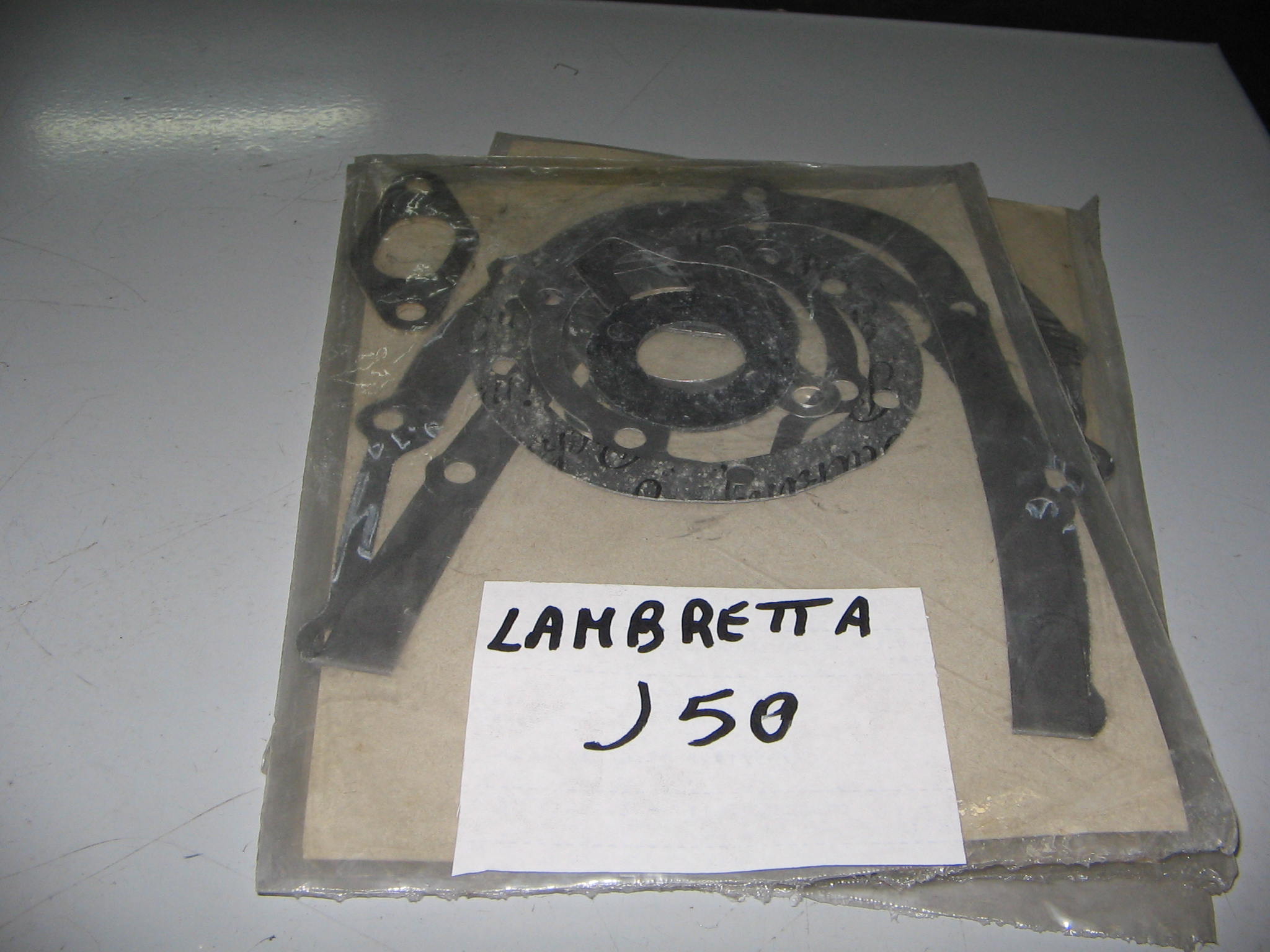 GUARNIZIONE LAMBRETTA J 50--N.6011